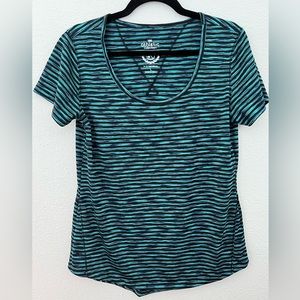 Women’s Scoop Neck Athletic Shirt, Size Large